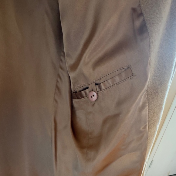 100% Camel Hair & Satin Vintage Long-Line Peacoat Size 10 in Warm Tan - Picture 12 of 15